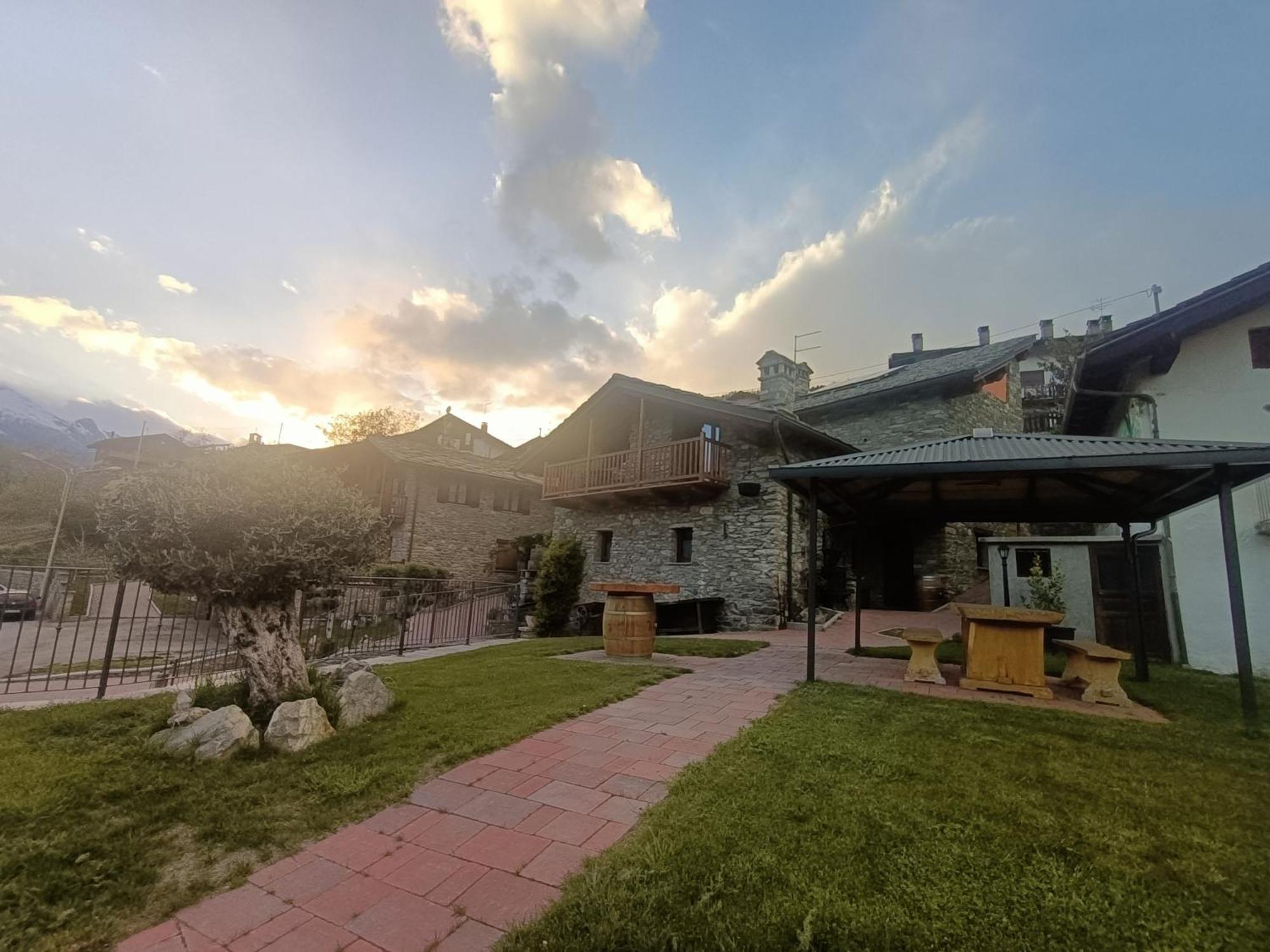 Le Temps Retrouve - Casa Tipica Con Giardino Villa Villeneuve Eksteriør bilde